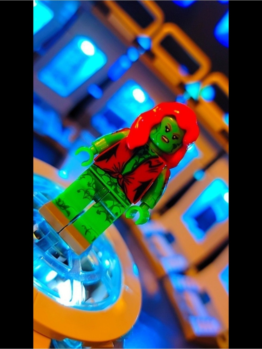 Batman Poison Ivy Minifigure Lego Compatible